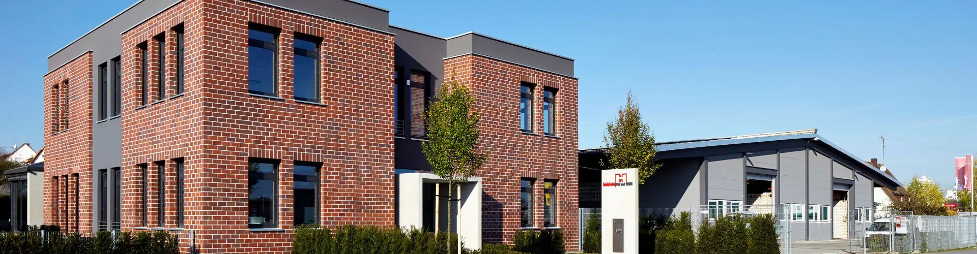 Heinlein BAU UND RAUM GmbH & Co. KG cover